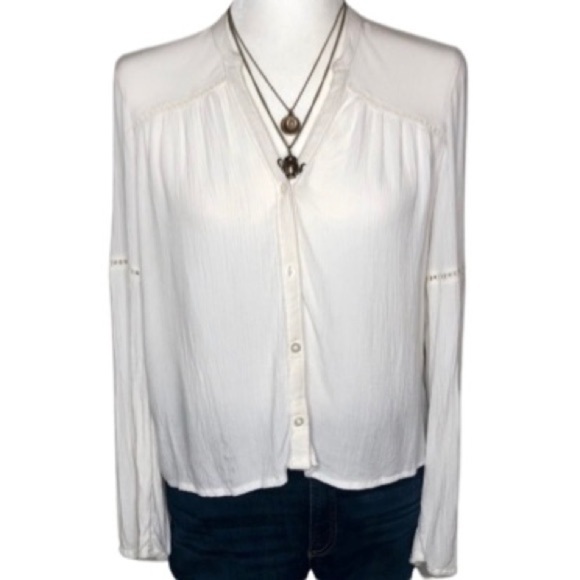 Hollister Tops - Hollister Boho Blouse Hi Low V neck Crochet detail XS